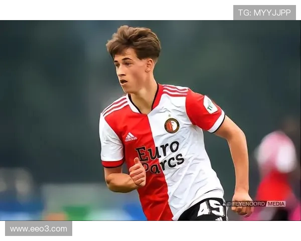维拉免签 19 岁荷兰锋线新星 费耶诺德青训天才雷德蒙加盟
